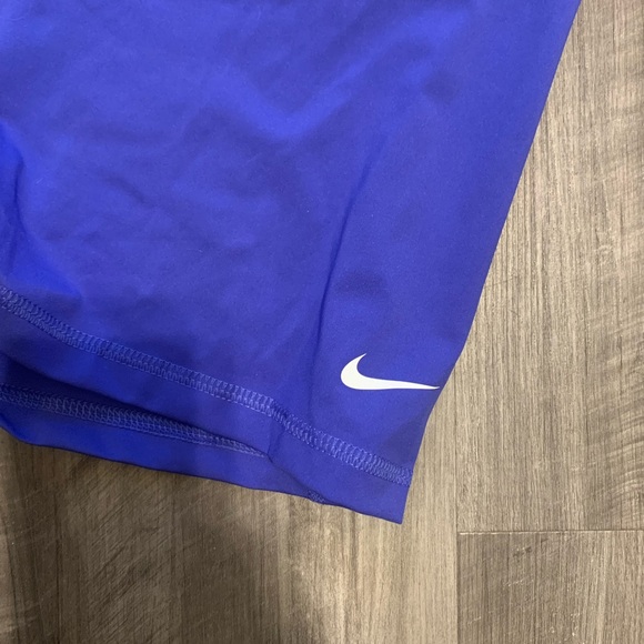 Nike Pro Mid rise Compression Shorts - Picture 4 of 5